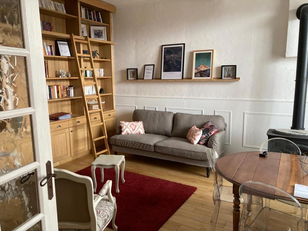 Vila Belle Maison De Famille Usson-en-Forez Exteriér fotografie